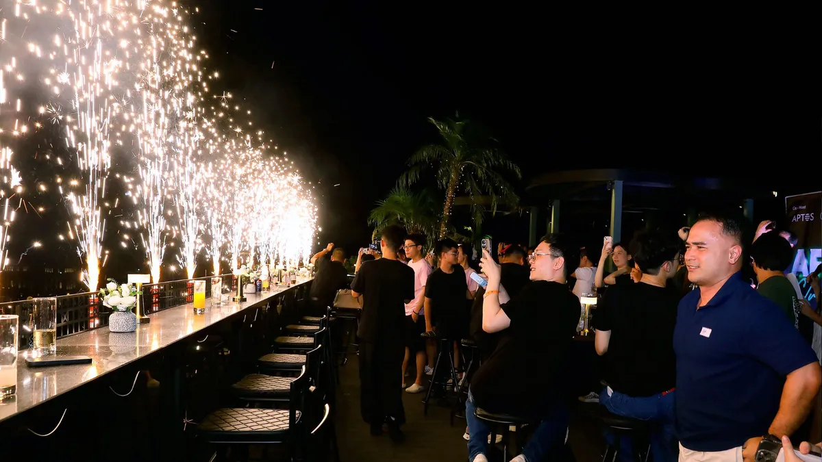 aptos clubhouse 5.jpg