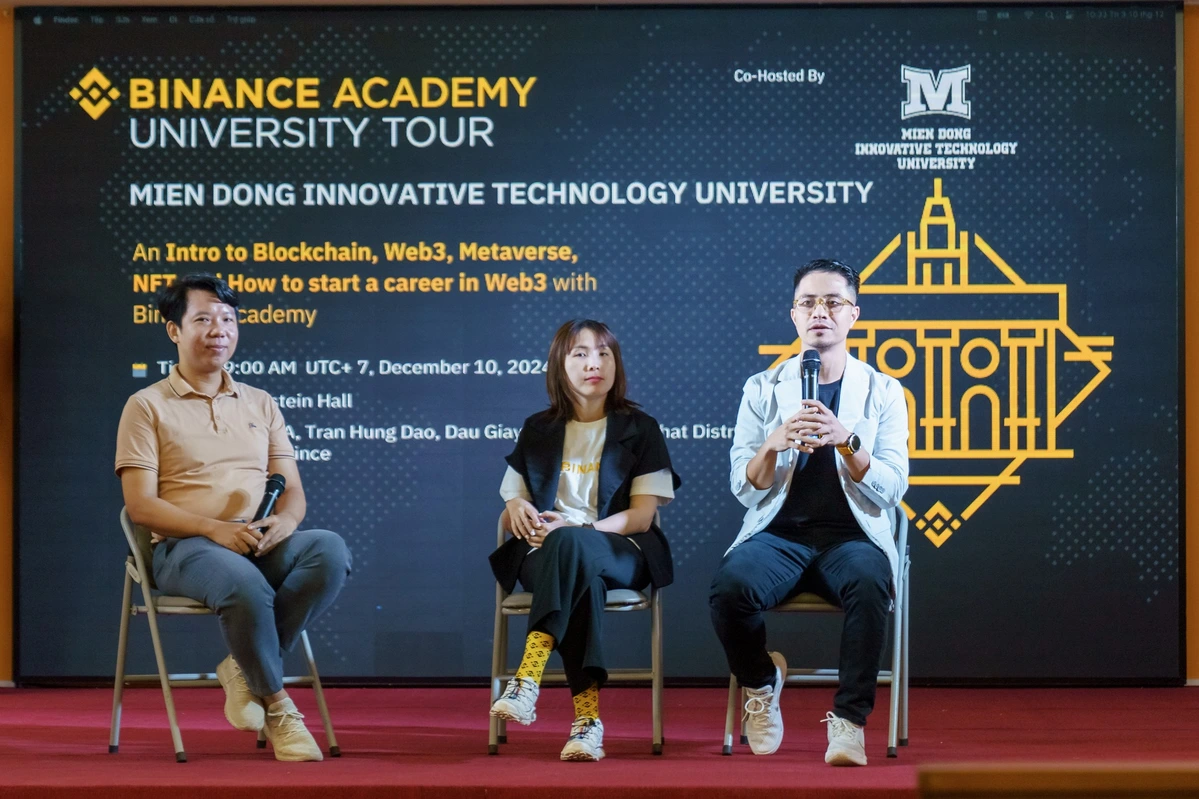 Lyn-Ho&agrave;ng-tại-một-sự-kiện-của-Binance.jpg