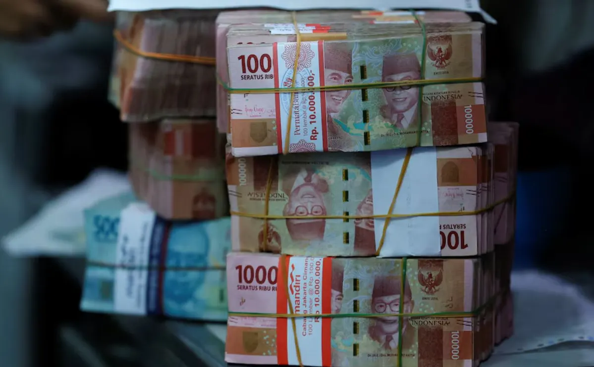 đồng Rupiah lao dốc.jpg