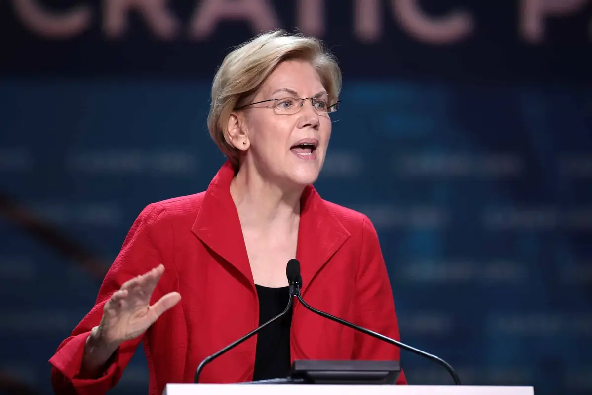 Th--ng-ngh--s--Elizabeth-Warren-ph-t---ng-cu-c-t-n-c-ng-m-i-v-o-ti-n--i-n-t-.jpg