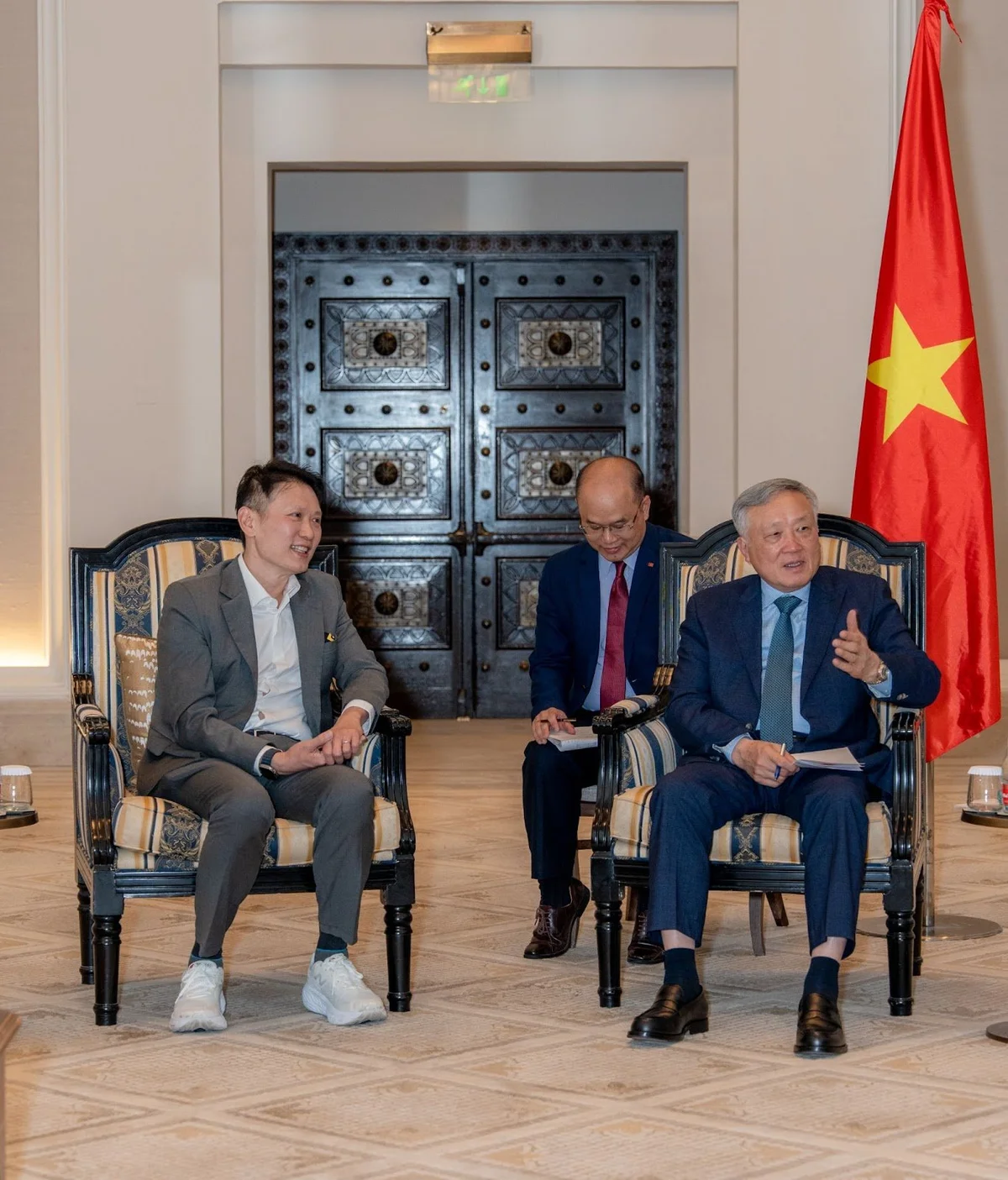 G1sZUP5W8AAECd-.jfif