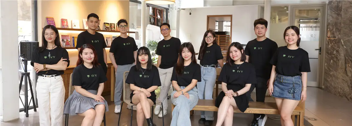 682d8ffa63bfe59bccc69e6a_IVY team (2).jpg