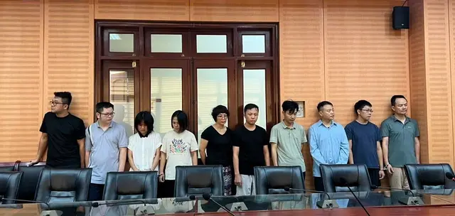 9 cộng sự và ông Bình bị bắt giam .webp