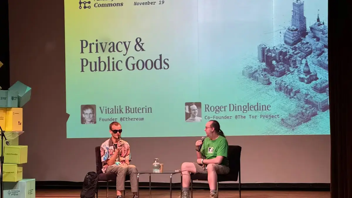 Vitalik phát biểu tại sự kiện Devconnect 2025 .webp