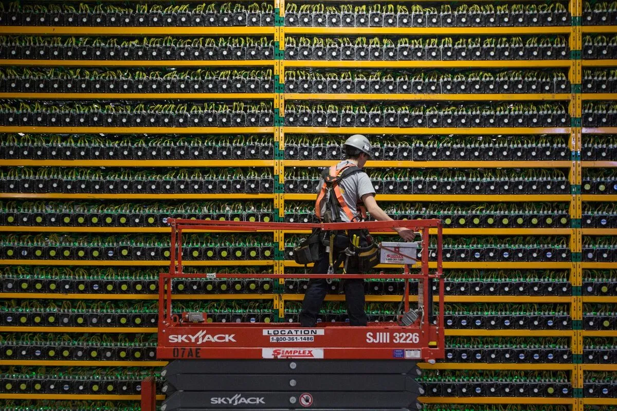 Cac-dan-may-dao-bitcoin-cua-Bitfarms.jpg