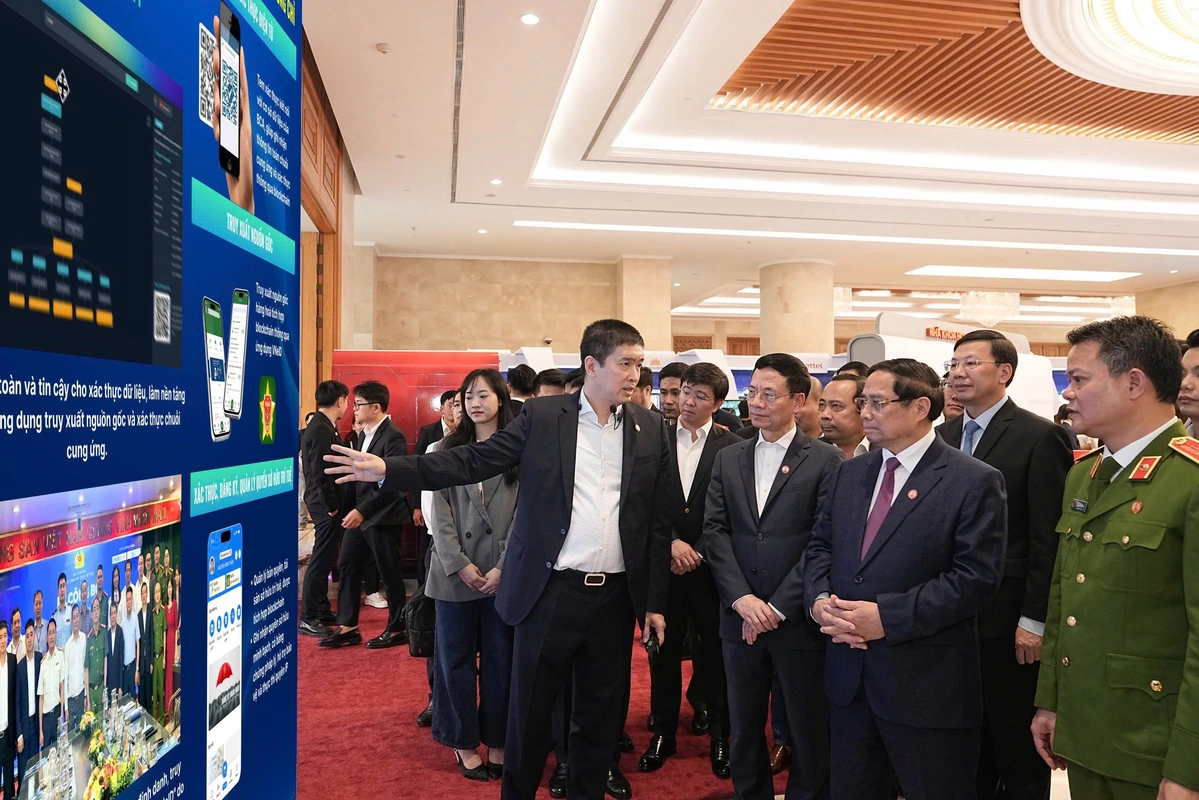 -chinh-va-cac-lanh-dao-nha-nuoc-ve-cac-ket-qua-moi-nhat-cua-mang-dich-vu-da-chuoi-blockchain-viet-nam-vbsn-1766059113813496684041-1766064967410-1766064967779129676579.jpg