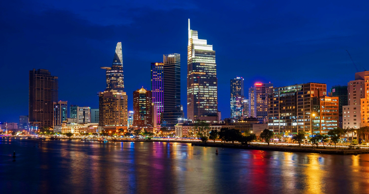 Ho_Chi_Minh_City_Skyline_at_Night.jpg