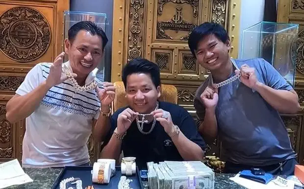 khoa-pug-johnny-dabg-2-16385024830051101384638-16385424806331855196703.webp