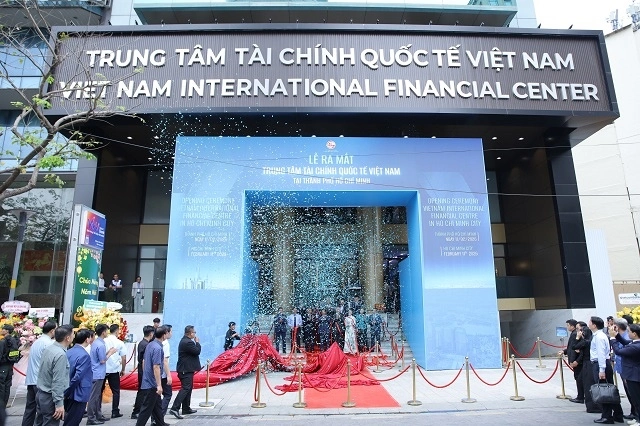 trung-tam-tai-chinh-1770818062837874345481-1770820293975-1770820294542871674490.jpg