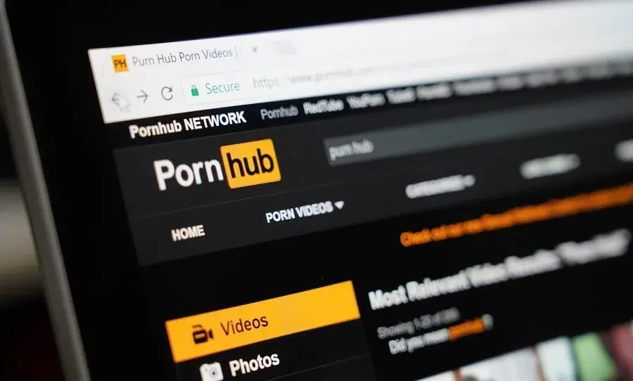 pornhub-ho-tro-xrp-bnb-usdc-vao-tuy-chon-thanh-toan.jpg.webp
