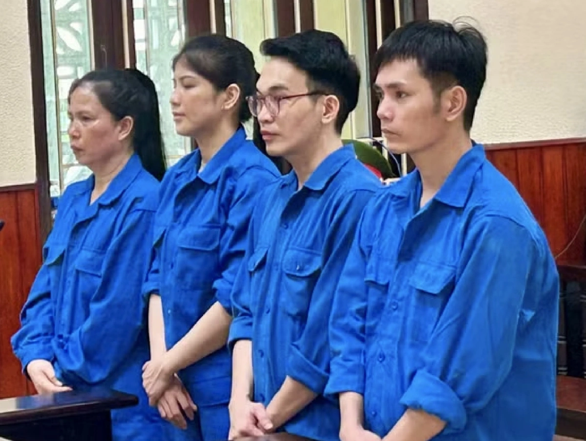 bốn bị cáo trong vụ án chiếm đoạt tín dụng ngân hàng vì đầu tư tiền số.jpeg