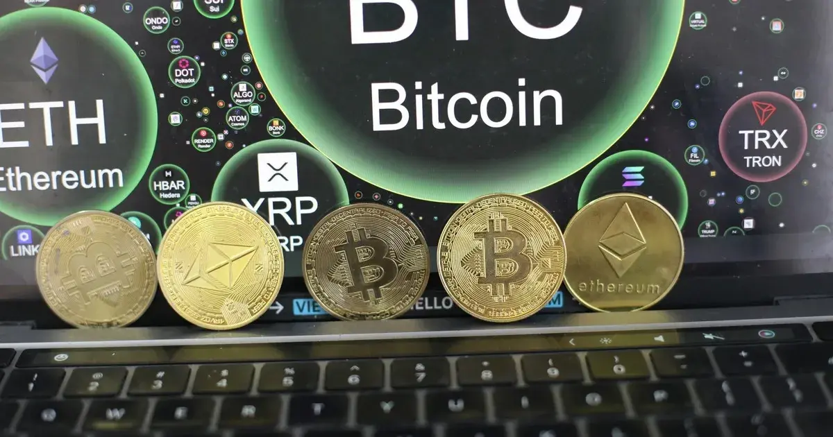 gia-bitcoin-hom-nay-166thanh-nien-17815751576741721275237-193-0-1533-2560-crop-17815752983951220068042.webp