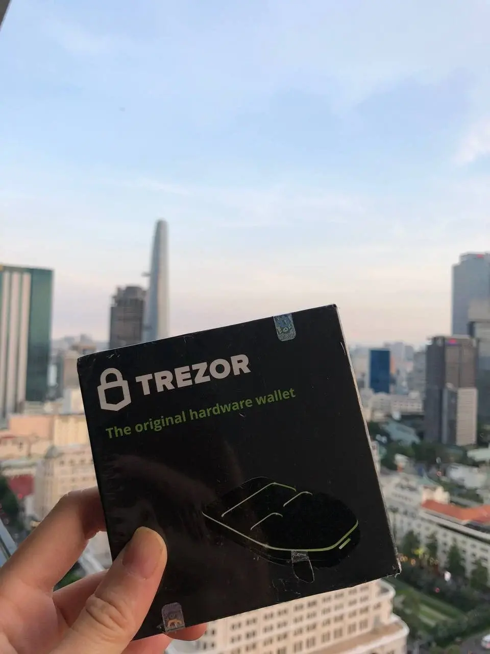 Trezor-One-Dom.webp
