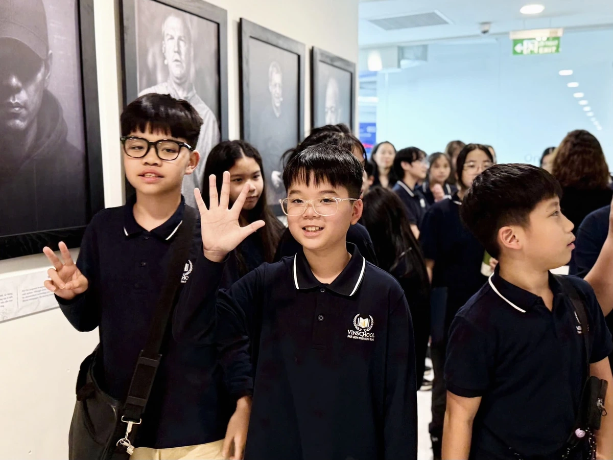 Cac-hoc-sinh-vinschool-den-tham-cong-ty-1matrix