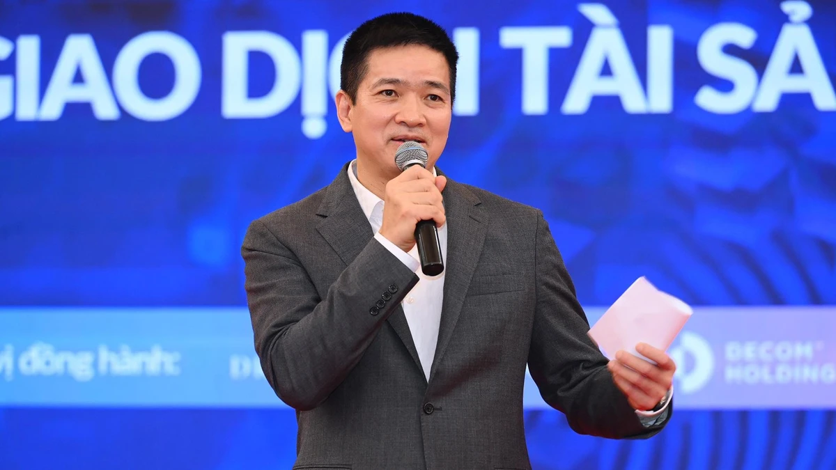 Phan-Duc-Trung-duoc-vinh-danh-tren-Tatler