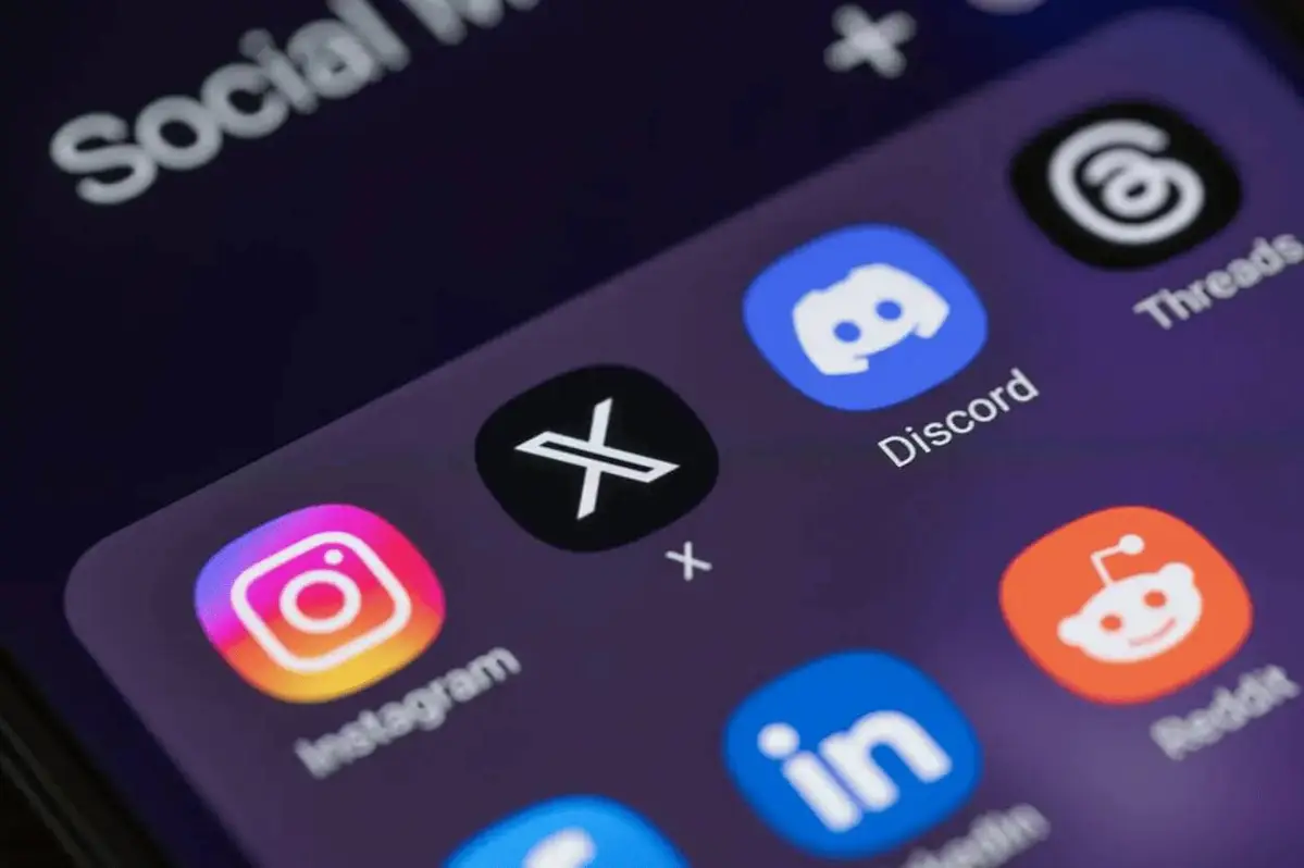 KOL-tiền-điện-tử-quảng-bá-Lester