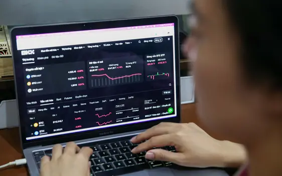 Chọn-iphone-thay-vì-Bitcoin-cựu-nam-sinh-hối-tiếc