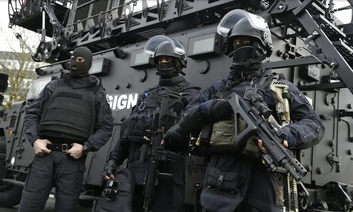 Pháp nóng lên vì một vụ cướp crypto bạo lực: Bị trói, chĩa súng chỉ để lấy một chiếc USB