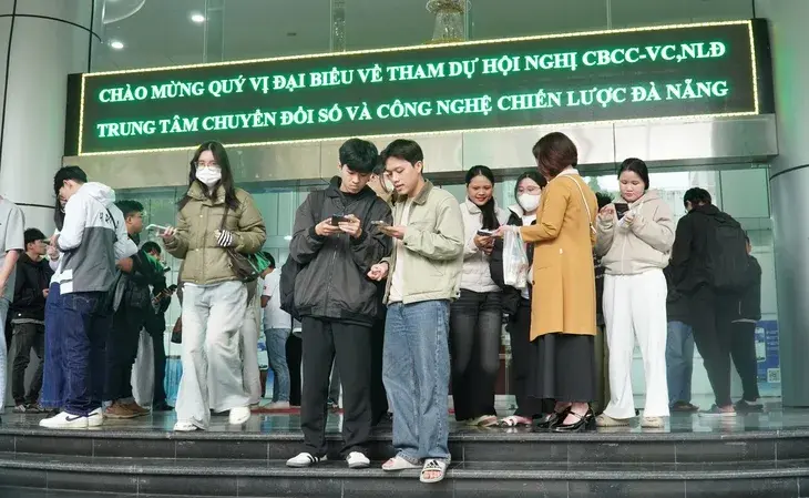 Sinh viên trải nghiệm nhận USDT và đổi sang tiền đồng trong sandbox tài sản số tại Đà Nẵng