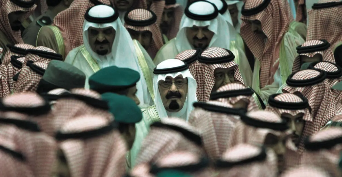 gia-toc-a-rap-va-su-thong-tri-crypto-the-gioi-blockhay