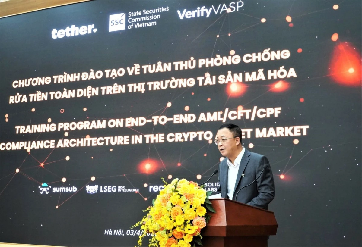 lanh-dao-uy-ban-chung-khoan-nha-nuoc-phat-bieu-tai-buoi-dao-tao-phong-chong-rua-tien-blockhay