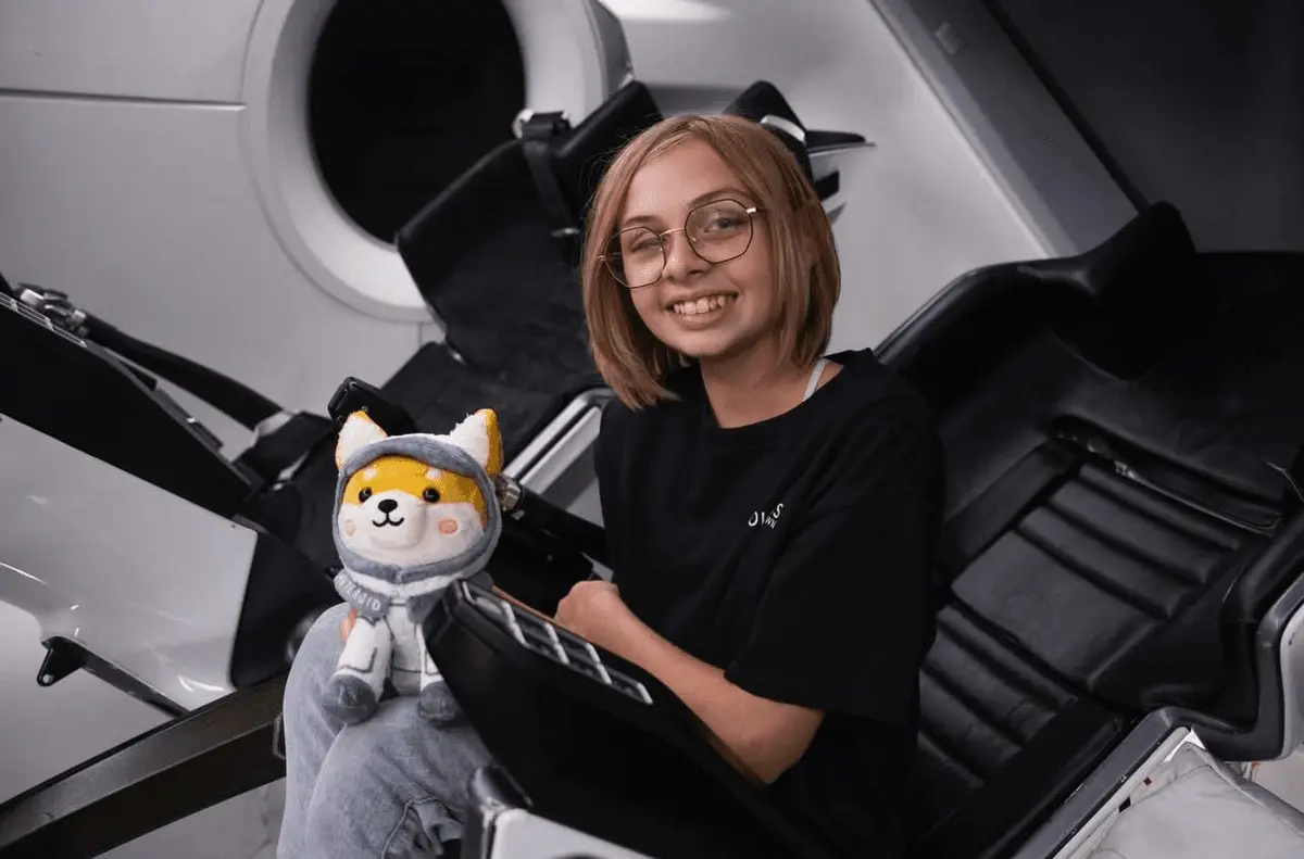 gau-bong-asteroid-va-bieu-tuong-spacex-ben-canh-logo-ethereum-blockhay