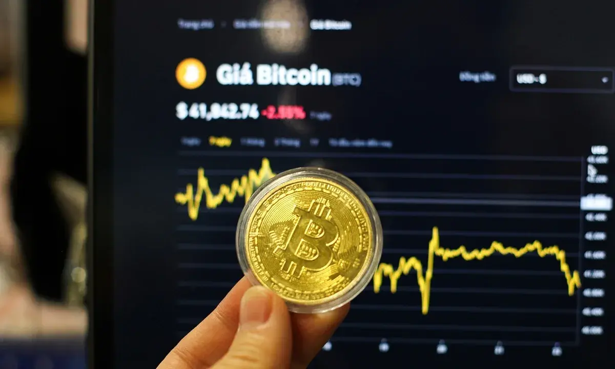 nha-dau-tu-crypto-giao-dich-an-toan-tren-san-duoc-cap-phep-blockhay