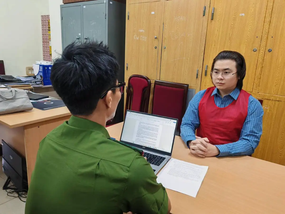 Đàn-em-Khá-bảnh-rơi-vào-lao-lý