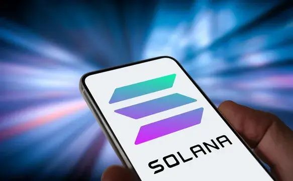 bieu-tuong-mang-luoi-blockchain-solana-phat-sang-tren-nen-cong-nghe-so-blockhay