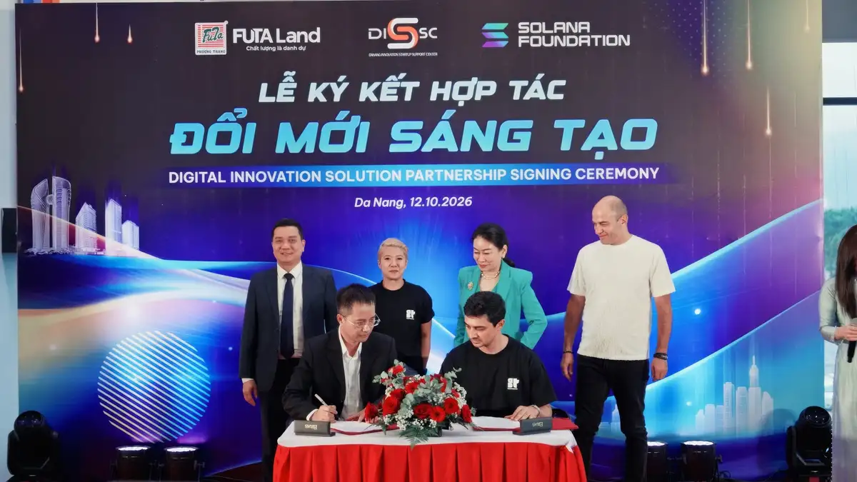 Solana-Foundation-và-lễ-ký-kết-tại-Đà-Nẵng